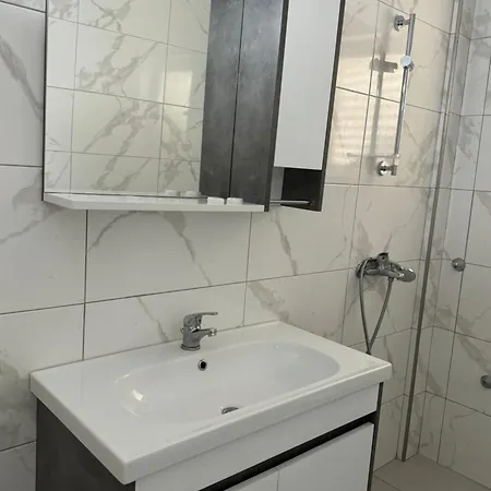 Holiday Apartments *