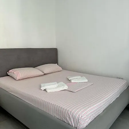 Holiday Apartments *